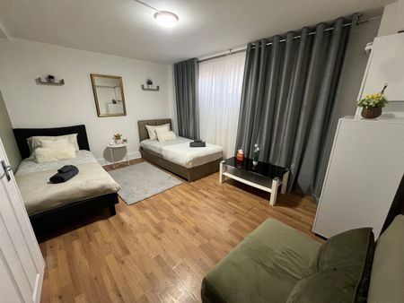 3 Bed Maisonette, Parfett Street, E1 - Photo 3