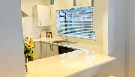 Charming 4BR Home in Mt. Eden - Photo 2