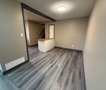 For Lease - 273 Coventry Court, Oshawa, Ontario - Photo 4