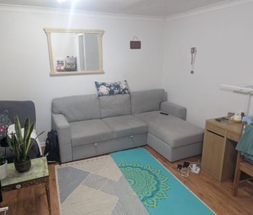 2 Bed Flat, Berwick Road, E16 - Photo 1