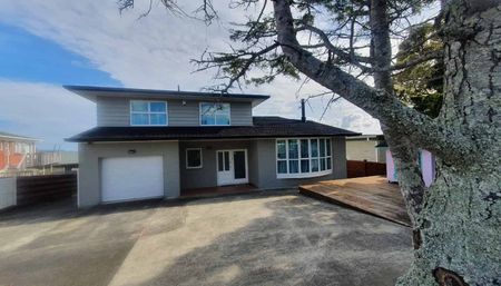 Large Family Home with Space Inside and Out! - Photo 2