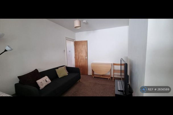 4 bedroom terraced house to rent - Photo 1