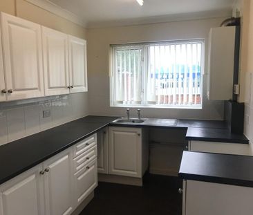 2 bedroom terraced house to rent - Photo 4