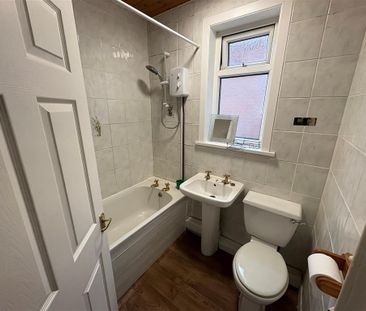 Laurel Terrace, Doncaster - Photo 2