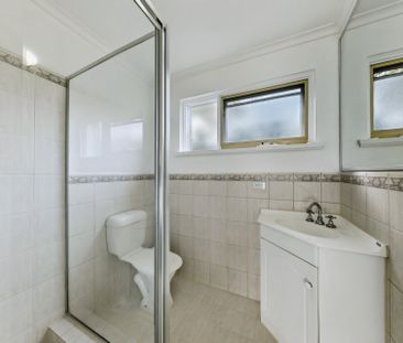 Comfortable One-Bedroom Living in Prime Essendon - Photo 6