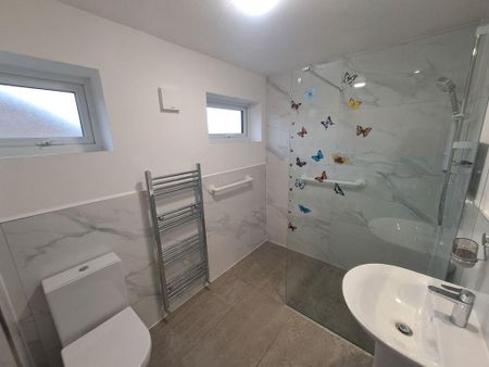 2 bedroom terraced house to rent - Photo 5