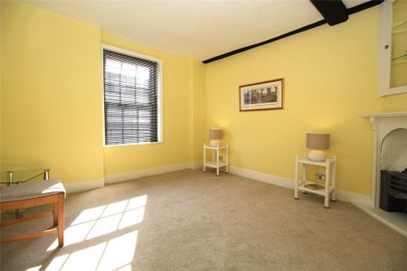 2 bedroom penthouse to rent - Photo 3