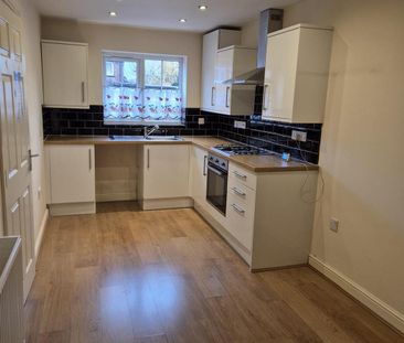 3 bedroom terraced house to rent - Photo 5