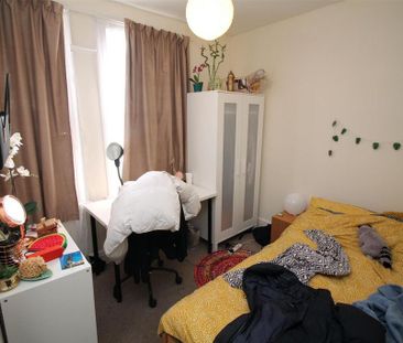 6 bedroom terraced house to rent - Photo 4