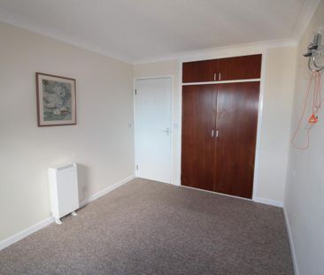 1 bedroom retirement property to rent - Photo 4