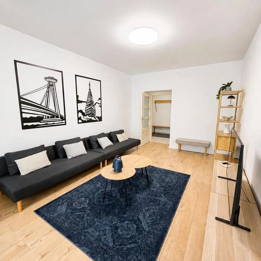 Na prenájom luxusný 5 izbový byt v Starom meste, oproti Eurovea - Photo 1