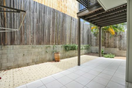 3/5 Glenlyon Street, Gladstone Central - Photo 2