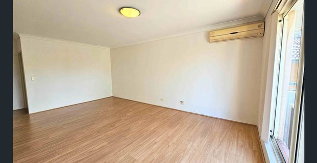 Spacious two bedroom with floorboards - Photo 1