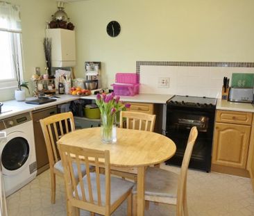 2 bedroom semi-detached house to rent - Photo 4