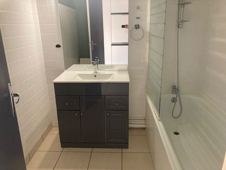 Location Appartement 3 pièces 61m² GRANVILLE 50400 - Photo 4