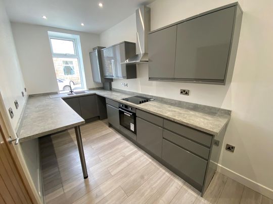 Swaine Hill Crescent, Leeds, Yeadon - Photo 1