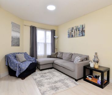 For Lease - 9 Ravenswood Drive Unit# Main/2nd Floor, Brampton, Ontario - Photo 6