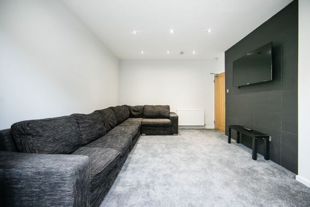 Norwood Road, Hyde Park, Leeds - Photo 1