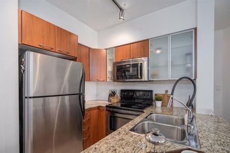 801 4028 Knight Street Vancouver BC Canada - - Photo 2