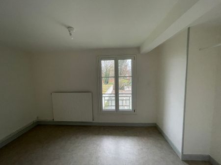 Location - Appartement T4 - 79 m² - Montbéliard - Photo 2