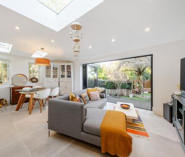 3 bedroom end of terrace house to rent - Photo 4