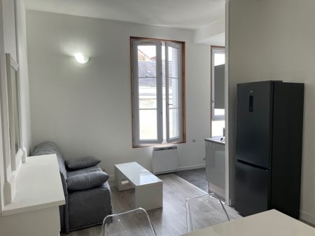 Location Appartement 2 pièces 40m² SAUMUR 49400 - Photo 3