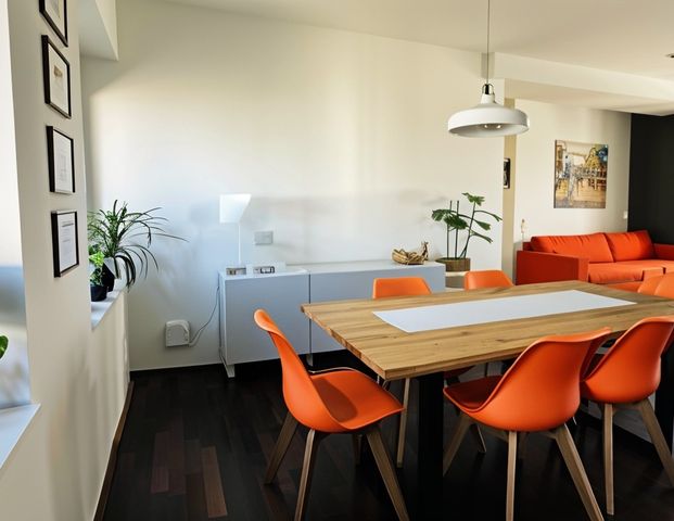 Coole Lage, coole Wohnung!Loftige 3 m Raumhöhe, Loggia, hochwertige Details. - Photo 1