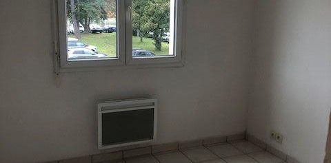 Location Appartement 2 pièces 44m² MONT DE MARSAN 40000 - Photo 2