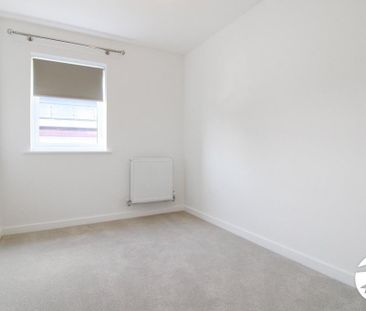 3 bedroom end of terrace house to rent - Photo 3