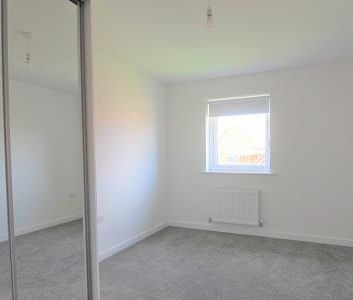 3 bedroom semi-detached house to rent - Photo 2