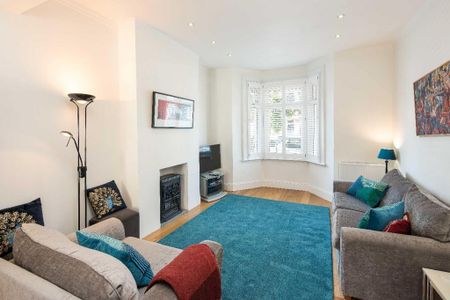 4 bedroom terraced house to rent - Photo 3