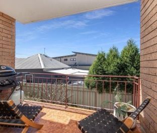 2/54 Railway Street Merewether NSW - Photo 1