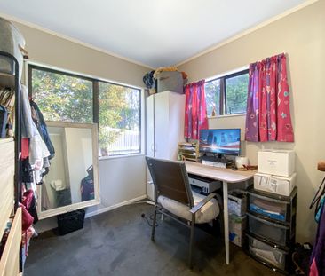 Welcome home to 3A Leinster Avenue - Photo 1