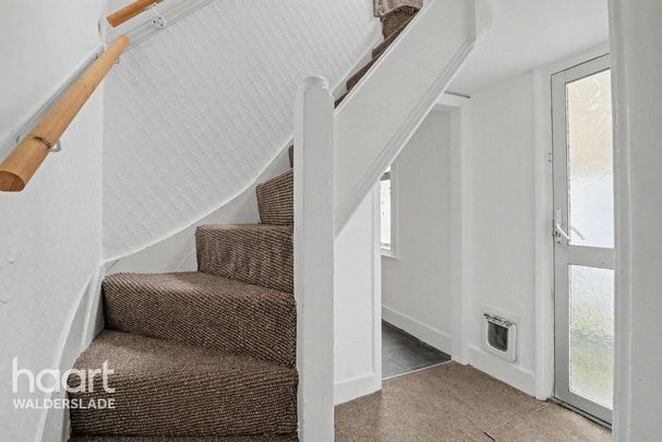 3 bedroom terraced house to rent - Photo 1