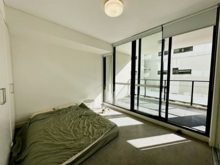 1 bed 1 bath - Photo 3