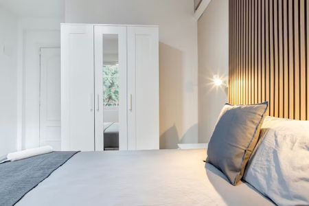 Calle de Emilio Ferrari, Madrid, Community of Madrid 28017 - Photo 4