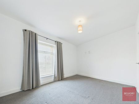 Terraced House to rent on - Photo 5