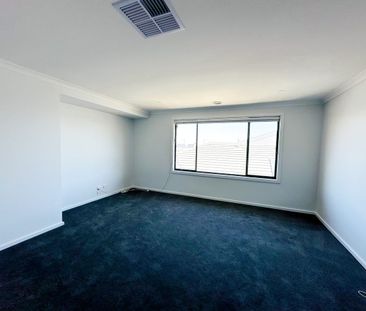 2 Master - Fully Upgraded Double Storey Home! - Photo 5