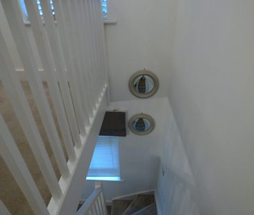 Terraced House to rent on - Photo 3