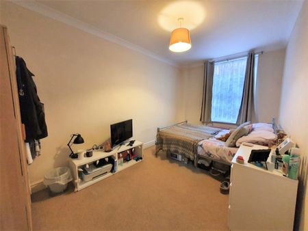 2 Bed Flat, Portland Place, BS2 - Photo 3