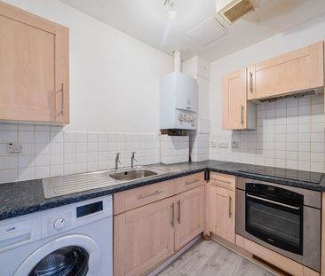 Dairy Farm Place, London, SE15 - Photo 1