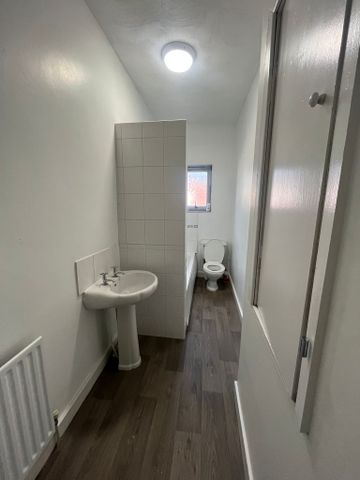 Cooperative Street, Radcliffe - Photo 4