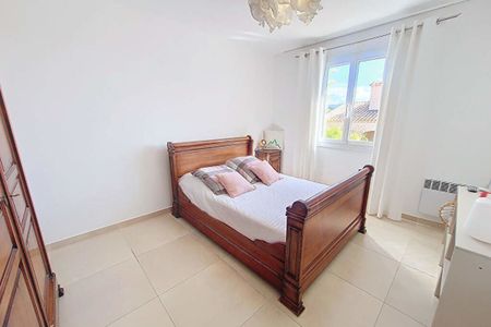 Maison Sanary Sur Mer 3 pièce(s) 4 personnes LOCATION SAISONNIERE - Photo 2