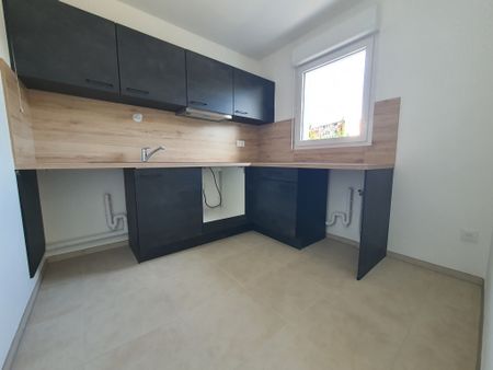 Location Appartement 3 pièces 66m² MARSEILLE 14ème - Photo 5