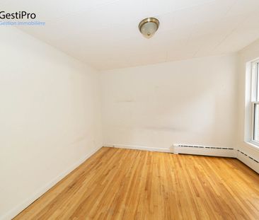 1370 Frontenac - Photo 2