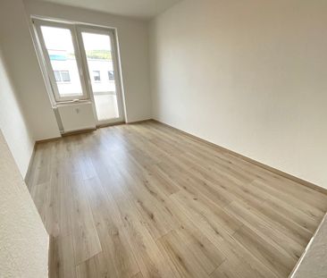 Frisch renoviert in Ihre eigene 2 Zimmerwohnung - Photo 1