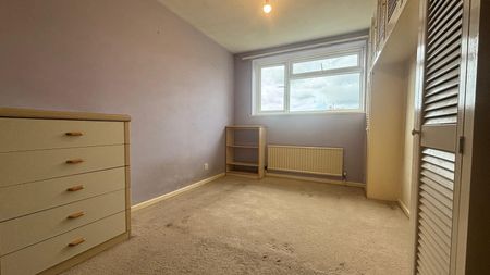 Stirling Close, Berkshire, SL4 - Photo 2