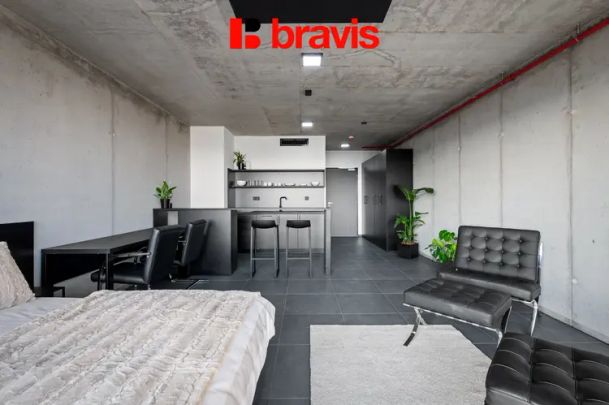 Pronájem 1+kk, Královopolská, Brno: All-in vybavení, wifi, garáž, gym - Photo 1