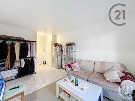 Location Appartement 1 pièce 22m² SAVIGNY LE TEMPLE 77176 - Photo 3