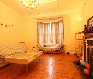 5 bedroom maisonette to rent - Photo 2